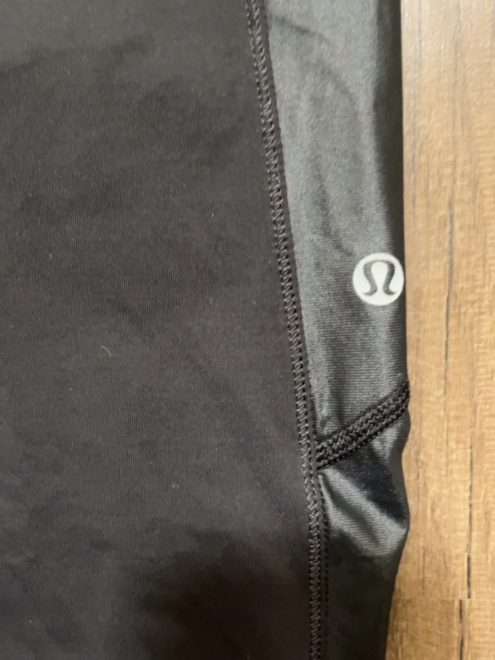 LULULEMON Chase Me Crop Athletic Capri Black Leggings Women’s 4